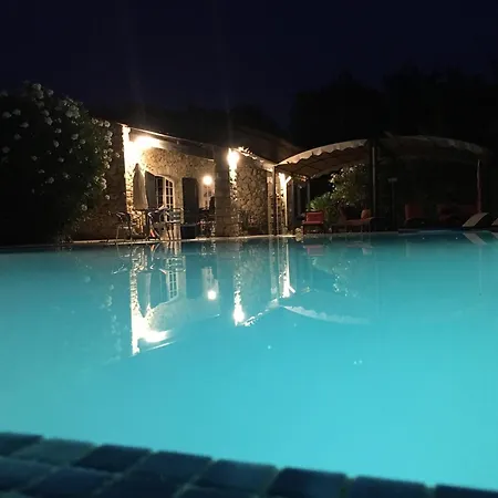 Villa Luxurious With Large Heated Pool In 2 Acre Private Garden Ideally Located For Visiting Cannes And St Tropez *